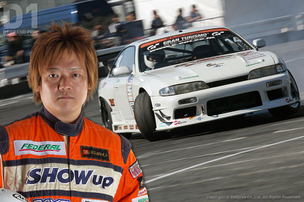 パシフィックレーシングチームは野村と村山の2台体制