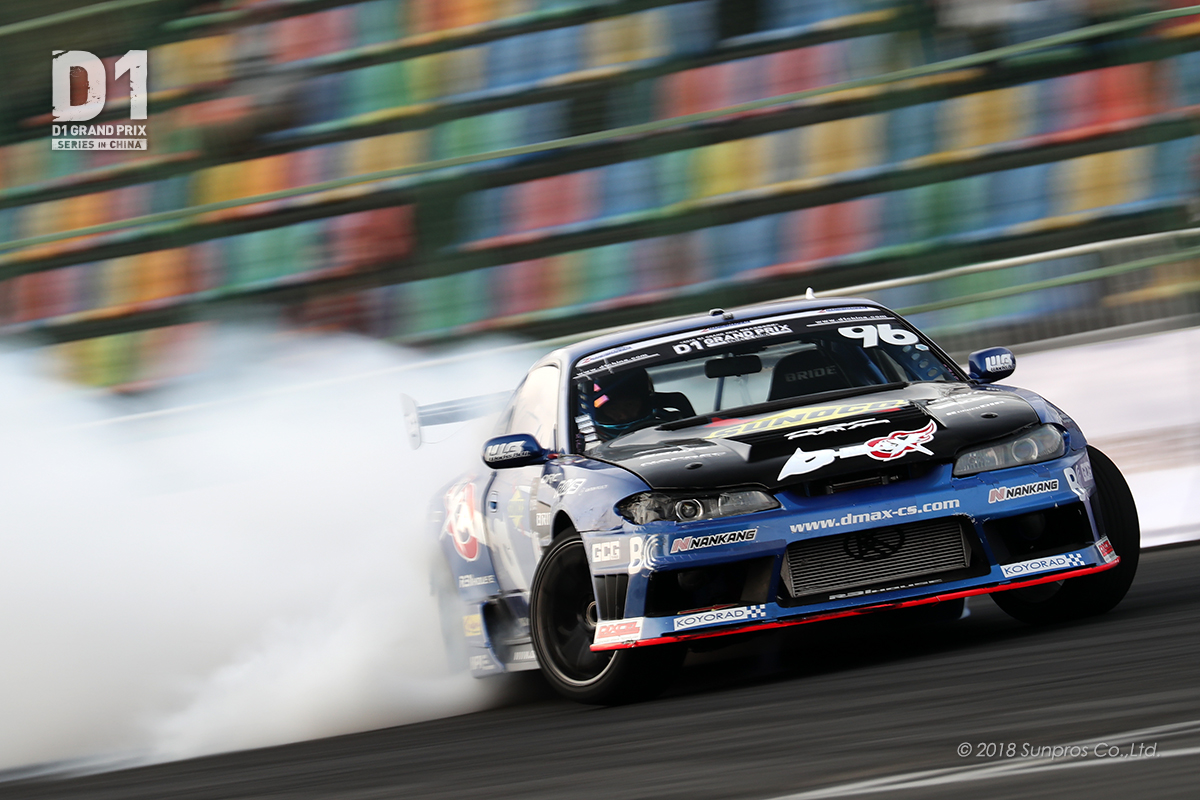 シド トレーディングフォト タカさんの弊社4.7AG(11,000回転キットを搭載したAE86トレノです