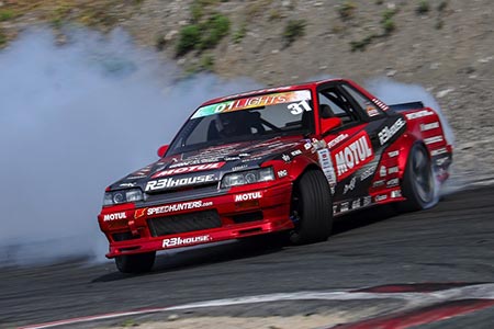 最先端ドリフト技術が詰め込まれたR31スカイライン